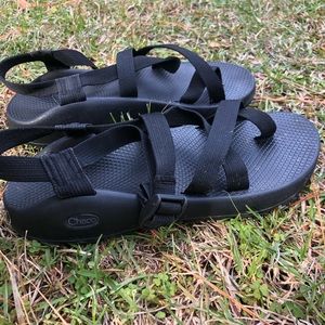 Men’s Chaco size 10